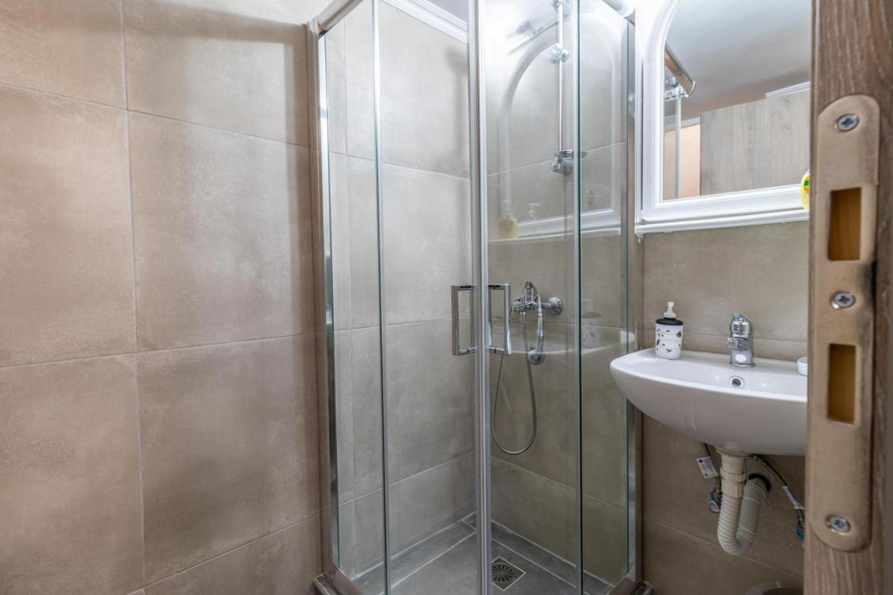 Korinthos Downtown Apartment Экстерьер фото